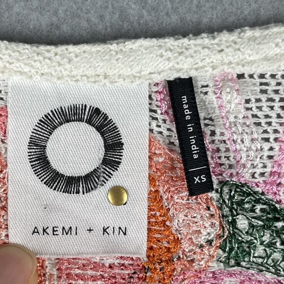 Anthropologie Akemi Kin Poncho Top Womens XS Floral Crochet Grandma Artsy FLAW - Picture 7 of 12